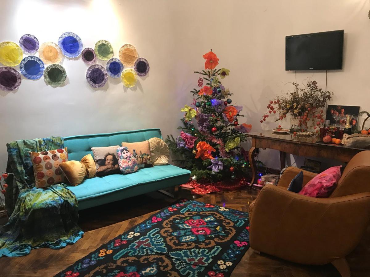 Apartment Art Gallery *